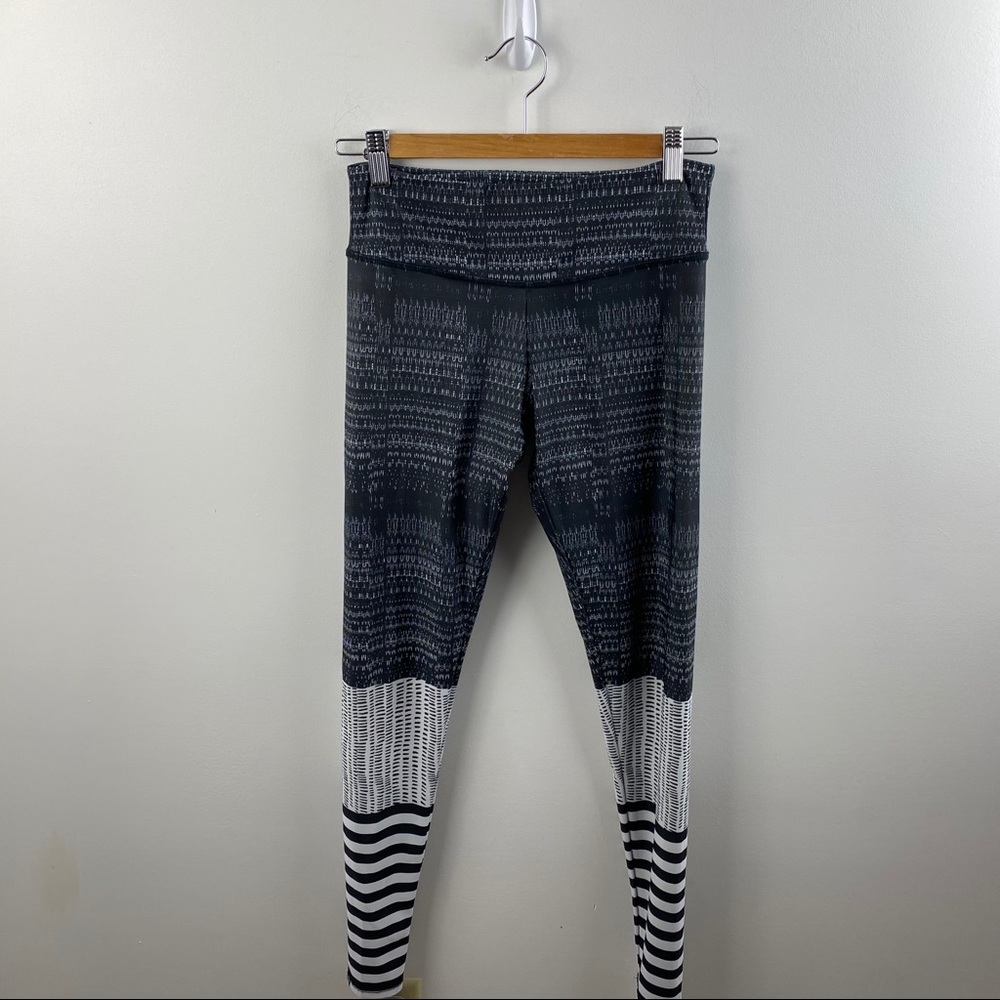Onzie Graphic Printed Leggings S/M Athletic